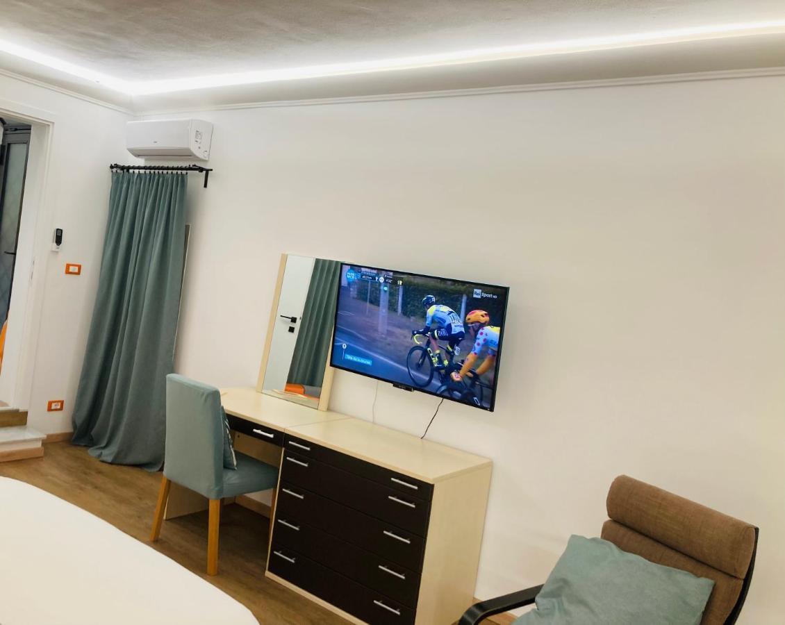 Lavica Di Mezzo Apartments カターニア エクステリア 写真