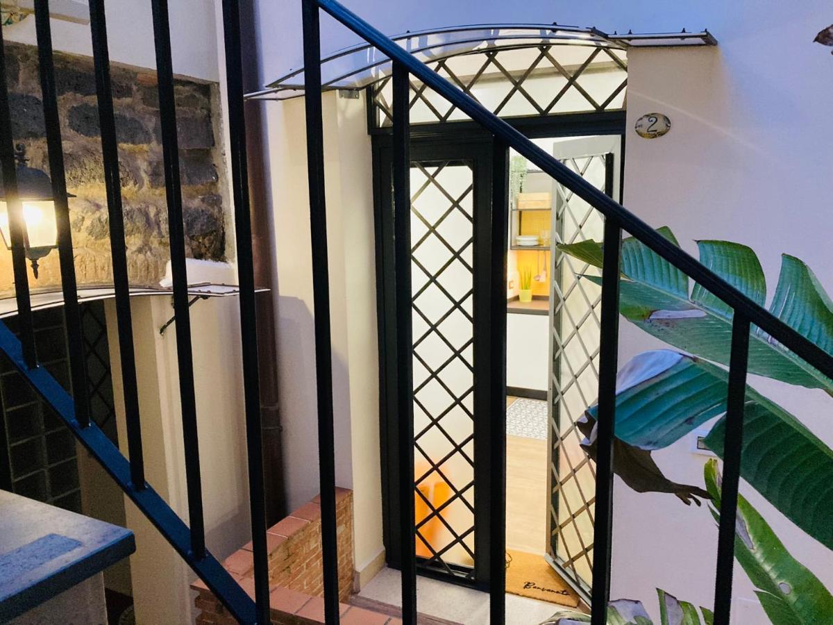 Lavica Di Mezzo Apartments カターニア エクステリア 写真